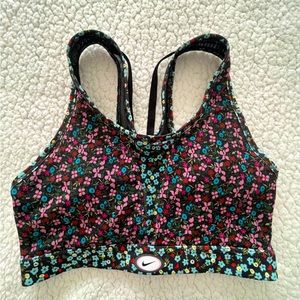 Nike Swoosh Printed Medium-Support Sports Bra